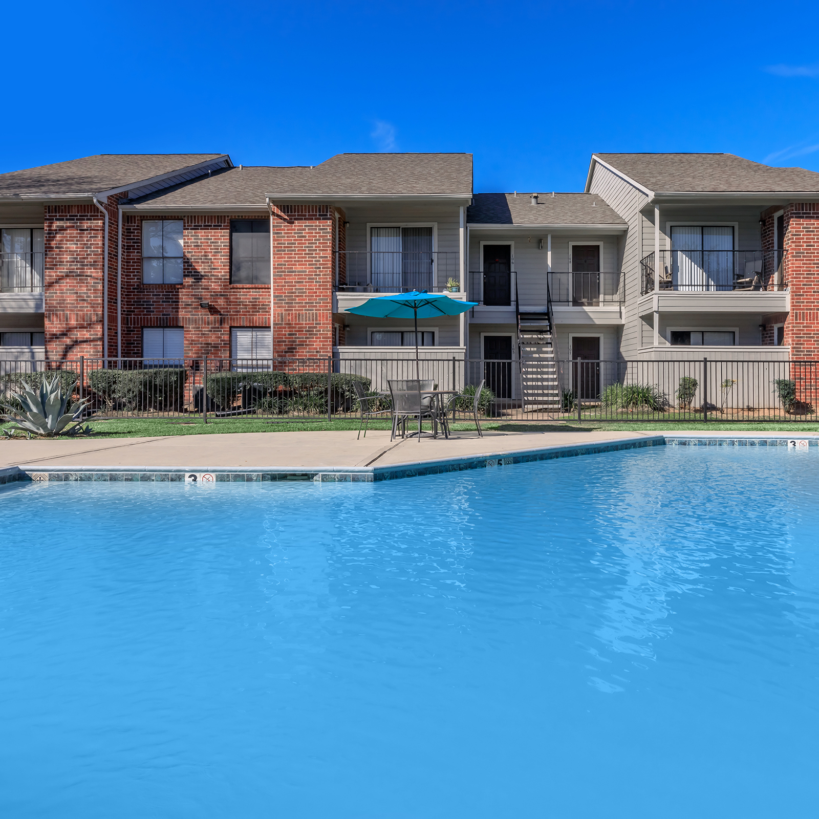 Crescent Place Apartments in Houston, TX